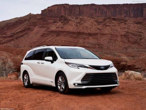 2024 Toyota Sienna for sale at Xclusive Auto Leasing NYC in Staten Island NY