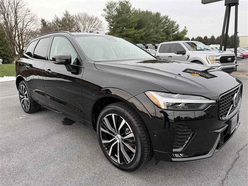 2024 Volvo XC60 B5 Plus Dark Theme