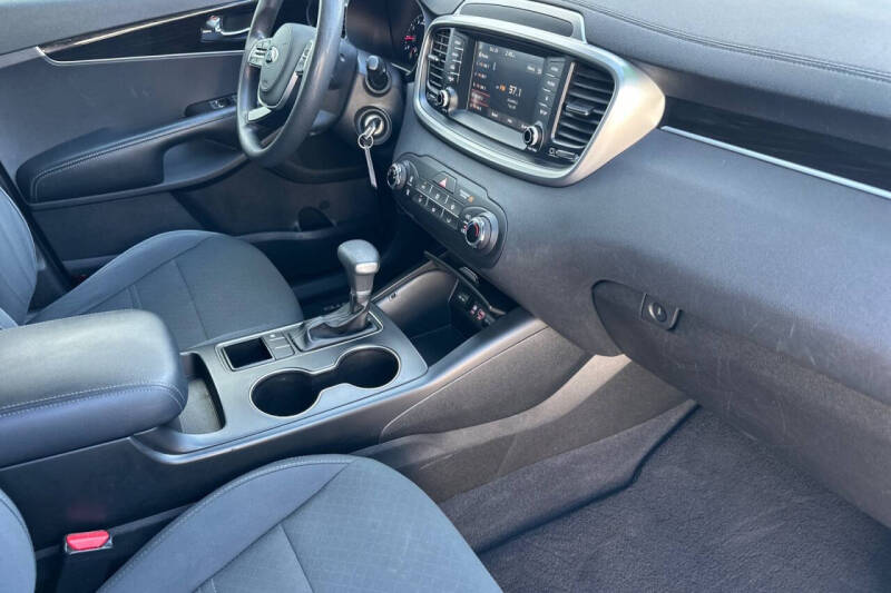 2019 Kia Sorento L
