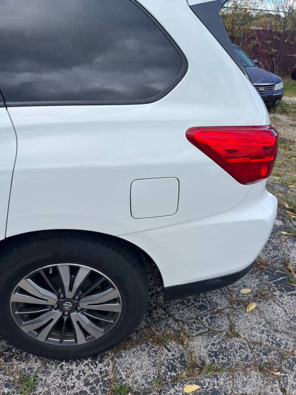 2017 Nissan Pathfinder SL