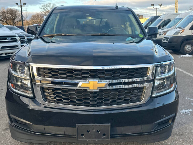 2017 Chevrolet Tahoe LT photo 19