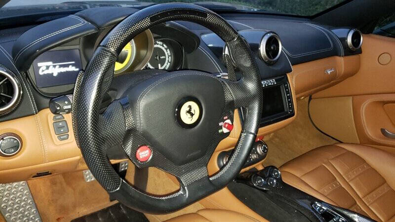 2014 Ferrari California Base photo 8