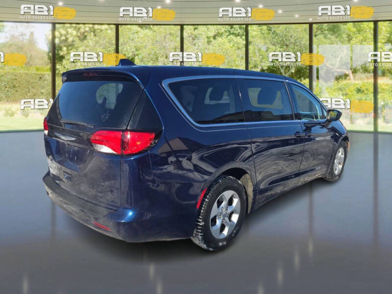2017 Chrysler Pacifica LX