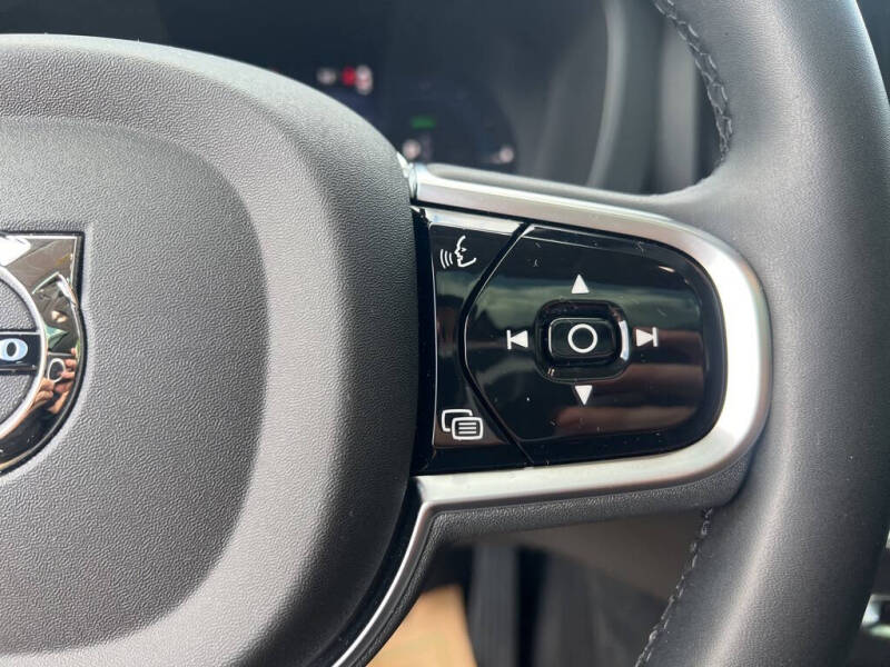 2025 Volvo XC60 T8 Plus Dark Theme