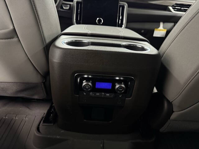 2025 GMC Yukon XL Elevation