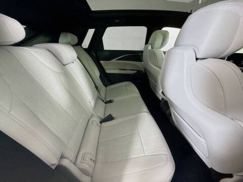 2024 Cadillac LYRIQ Luxury 1