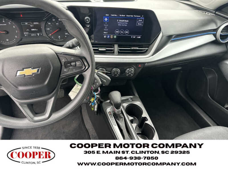 2025 Chevrolet Trax LS