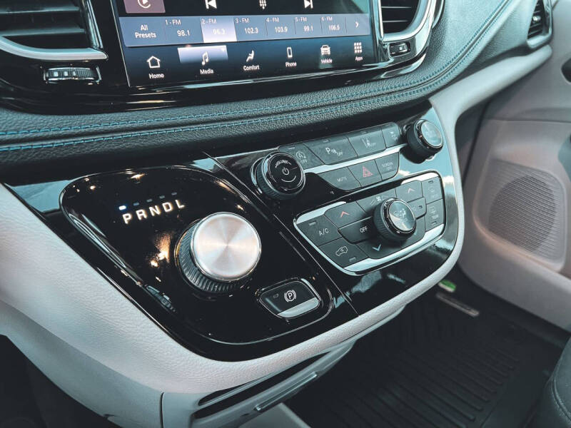 2021 Chrysler Pacifica Touring