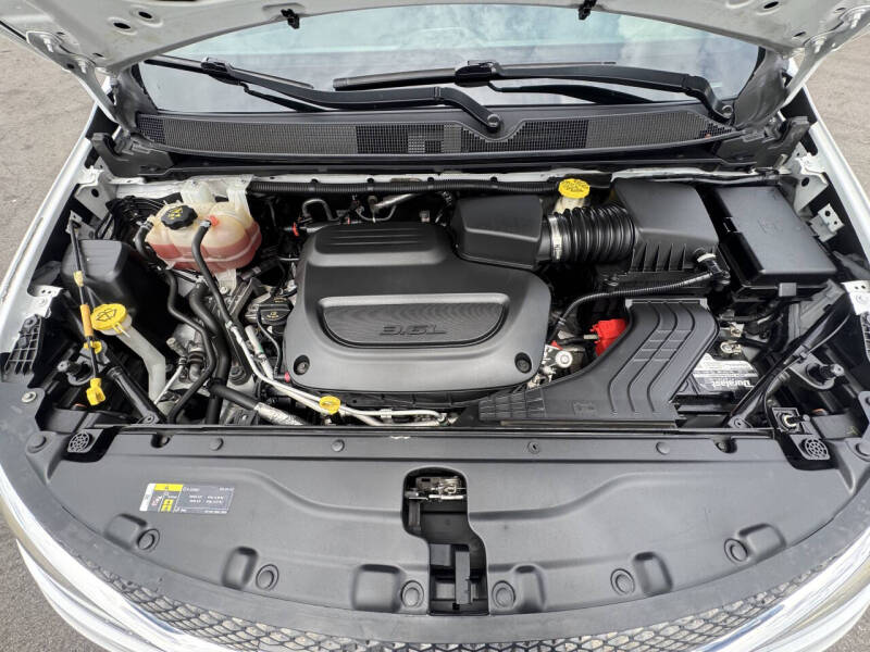 2020 Chrysler Pacifica Touring L