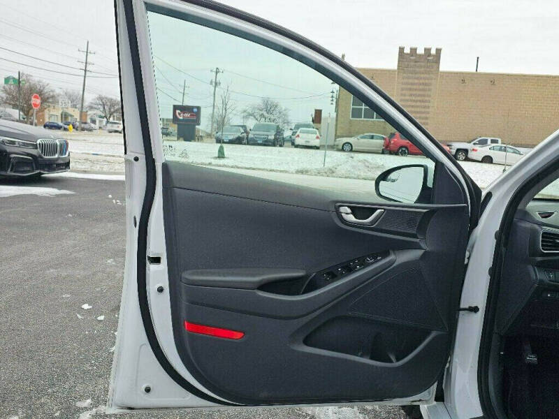 2017 Hyundai Ioniq Hybrid Blue