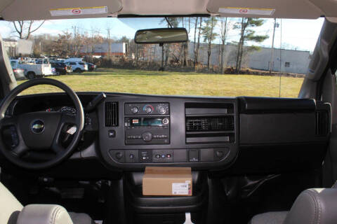 2025 Chevrolet Express 3500