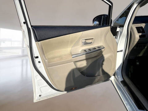 2013 Toyota Prius v Three