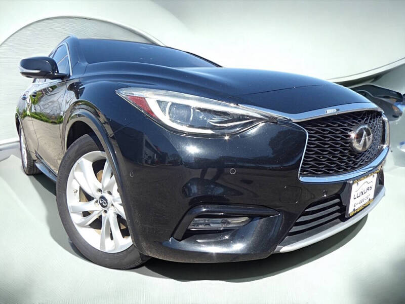 2017 INFINITI QX30