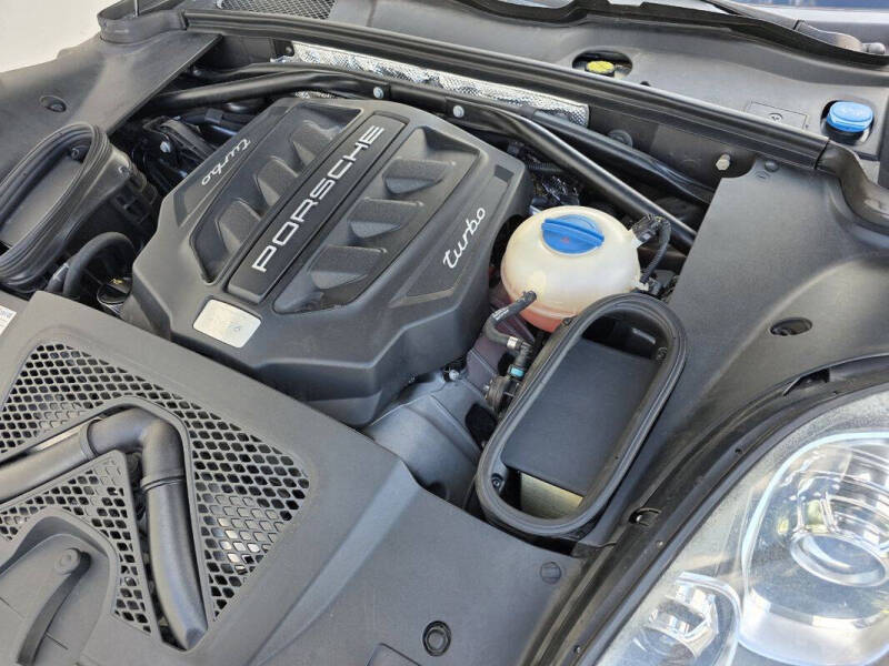 2016 Porsche Macan Turbo