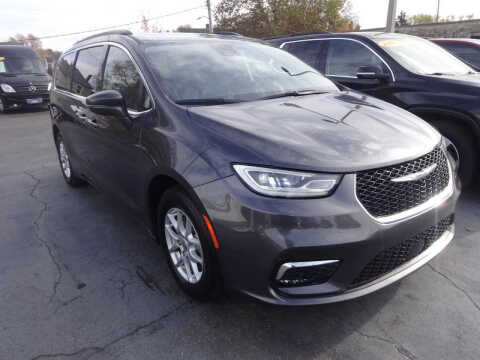 2022 Chrysler Pacifica for sale at ROSE AUTOMOTIVE in Hamilton OH