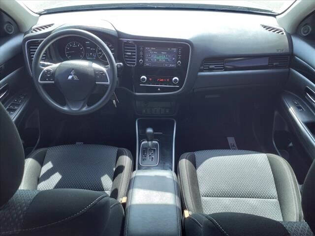 2020 Mitsubishi Outlander ES