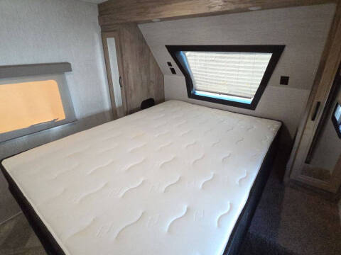 2022 Palomino 294DBHS