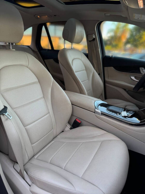 2021 Mercedes-Benz GLC GLC 300