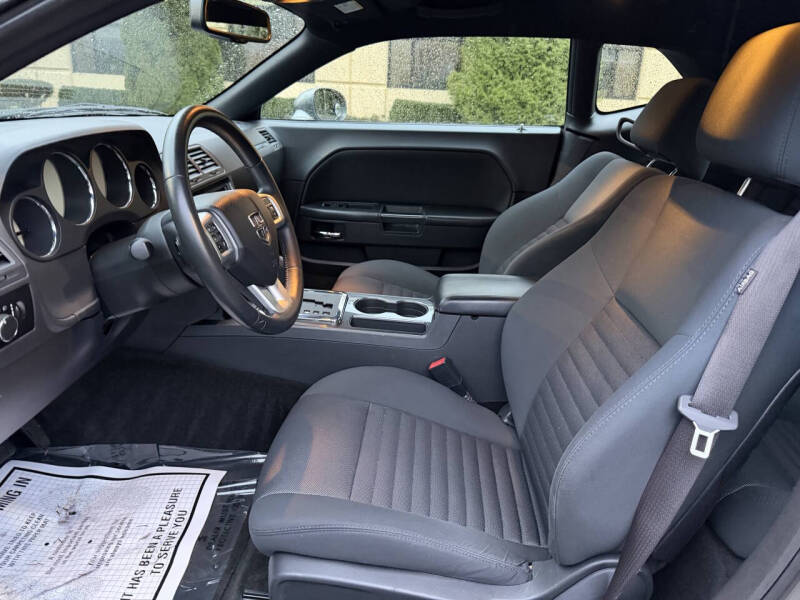 2012 Dodge Challenger SXT