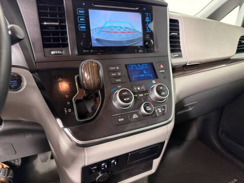 2016 Toyota Sienna