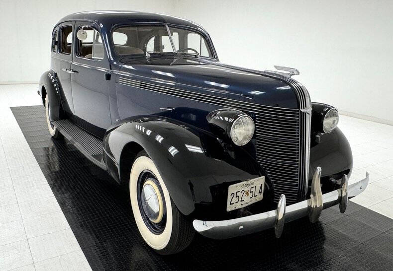 1937 Pontiac Chieftain