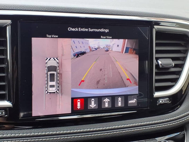2026 Chrysler Pacifica Select