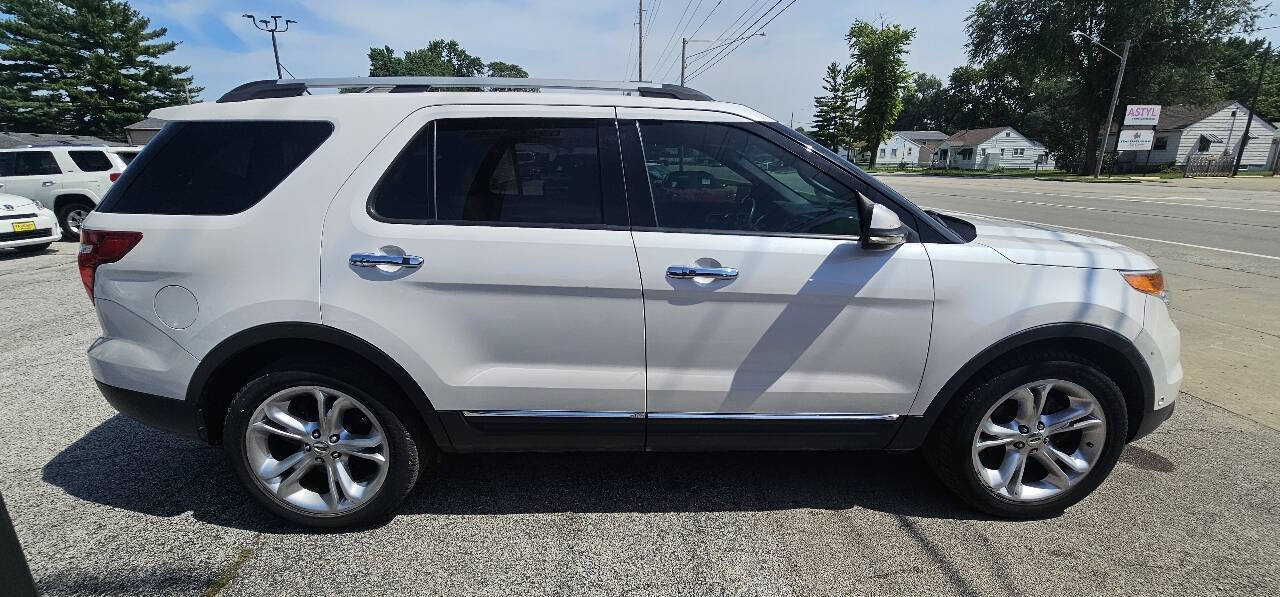 View vehicle photo 5