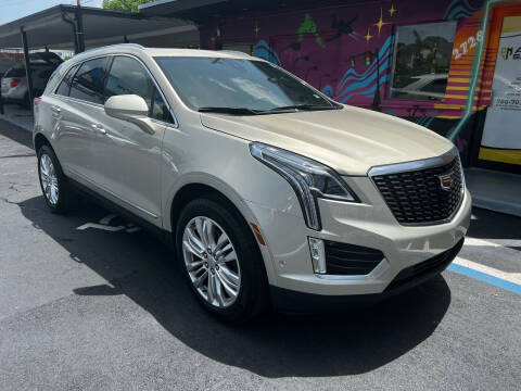 2017 Cadillac XT5 for sale at EM Auto Sales in Miami FL