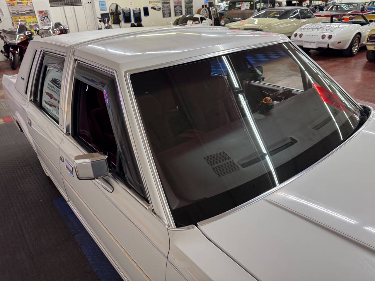 1989 Lincoln Town Car 10