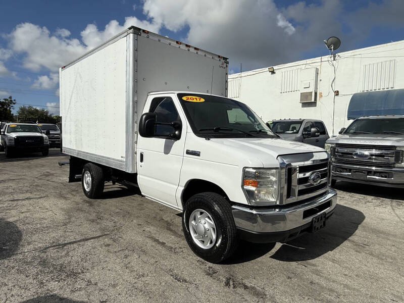 2017 Ford E-Series E-350 SD