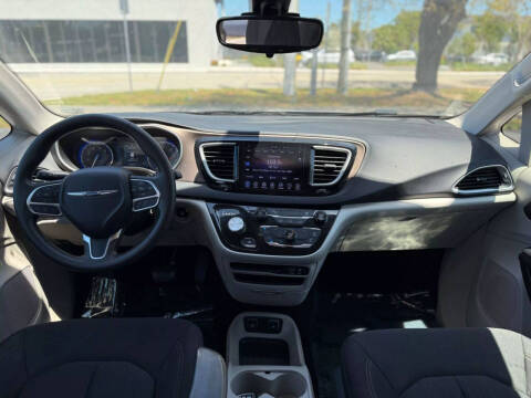 2017 Chrysler Pacifica Touring