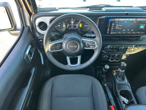 2024 Jeep Wrangler Sahara 4xe
