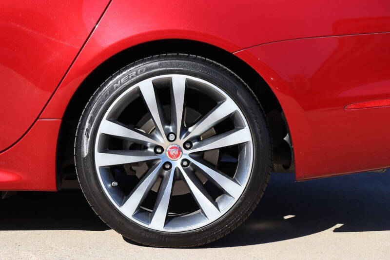 2016 Jaguar XJ R-Sport