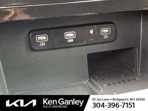 2022 Kia Carnival SX