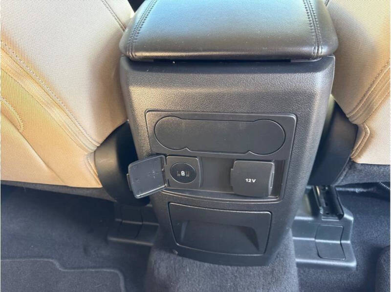 2023 Ford Explorer XLT - Photo 13