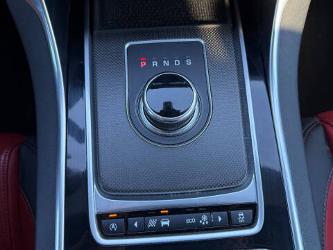 2017 Jaguar XE 35t R-Sport