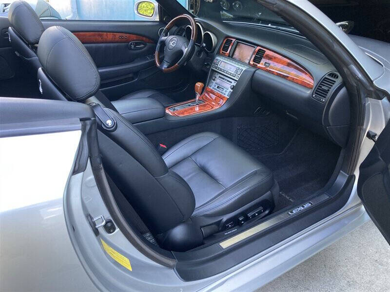2006 Lexus SC 430