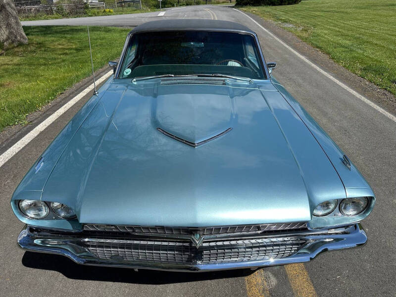 1966 Ford Thunderbird