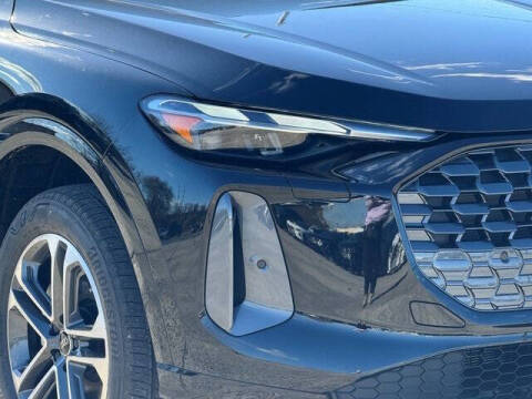 2025 Audi Q5 quattro Premium TFSI