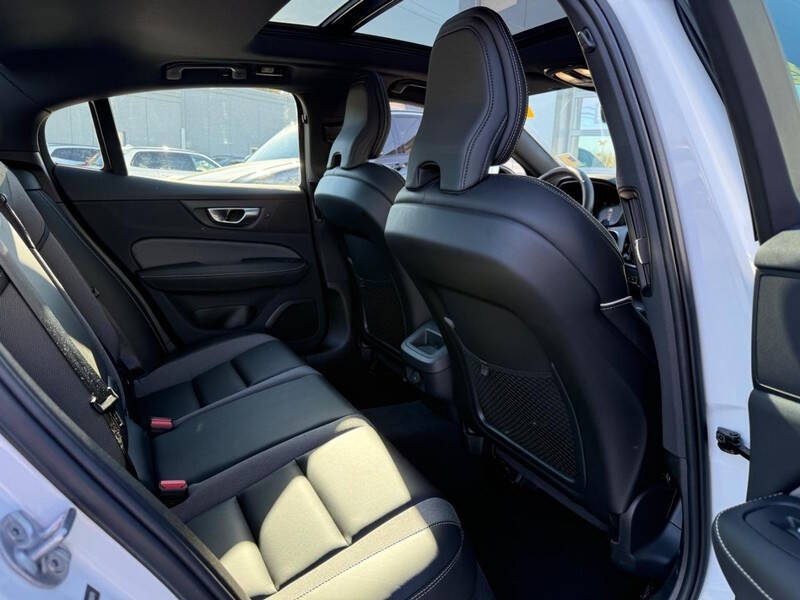 2024 Volvo S60 B5 Plus Black Edition