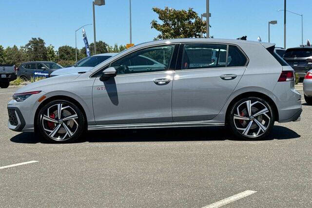 2025 Volkswagen Golf GTI SE