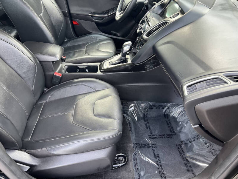 2017 Ford Focus Titanium