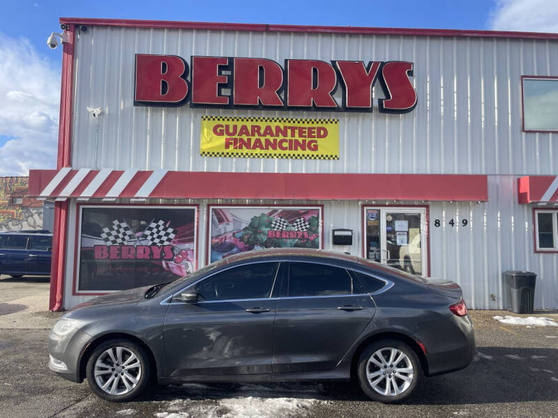2015 Chrysler 200 Limited's photo