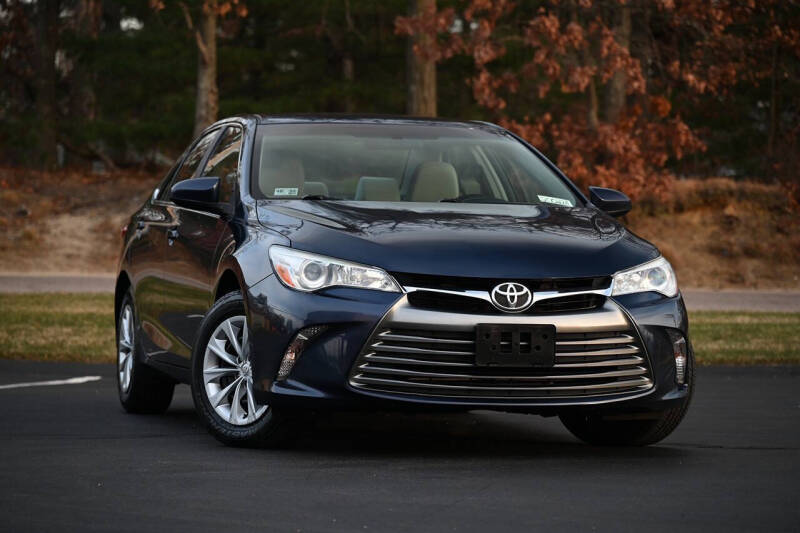 2017 Toyota Camry LE's photo