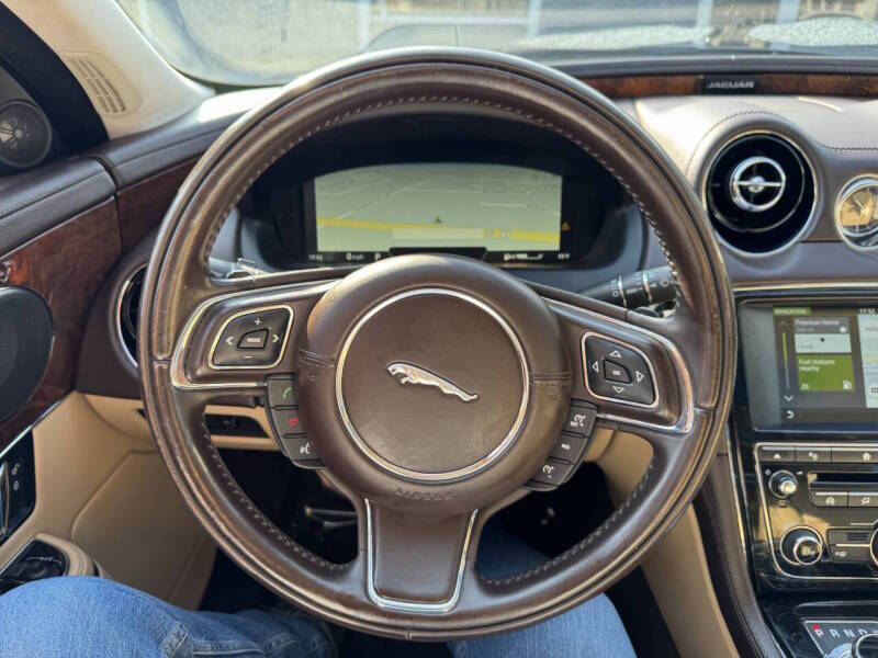 2016 Jaguar XJ R-Sport