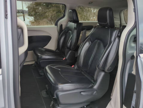 2023 Chrysler Pacifica Plug-In Hybrid Touring L