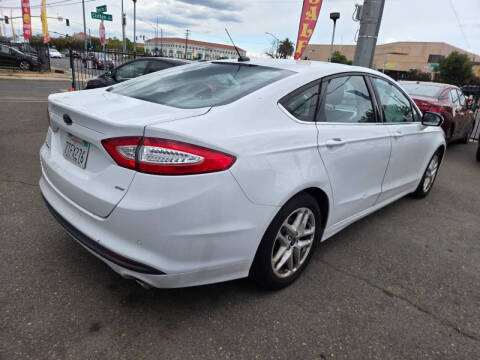 2016 Ford Fusion SE