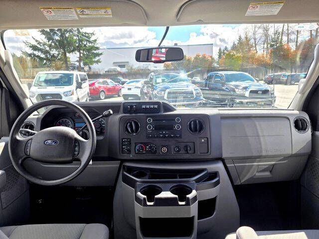 2011 Ford E-Series E-350 SD XLT