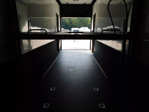 2025 United Trailers USH 32' Stacker Loaded