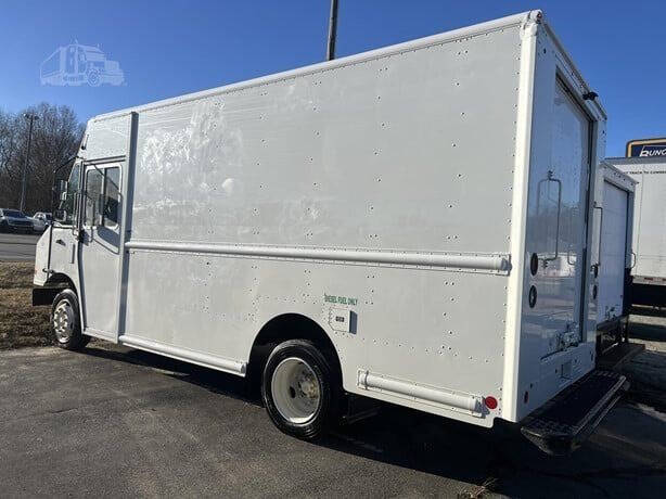 2022 Freightliner MT45 Chassis